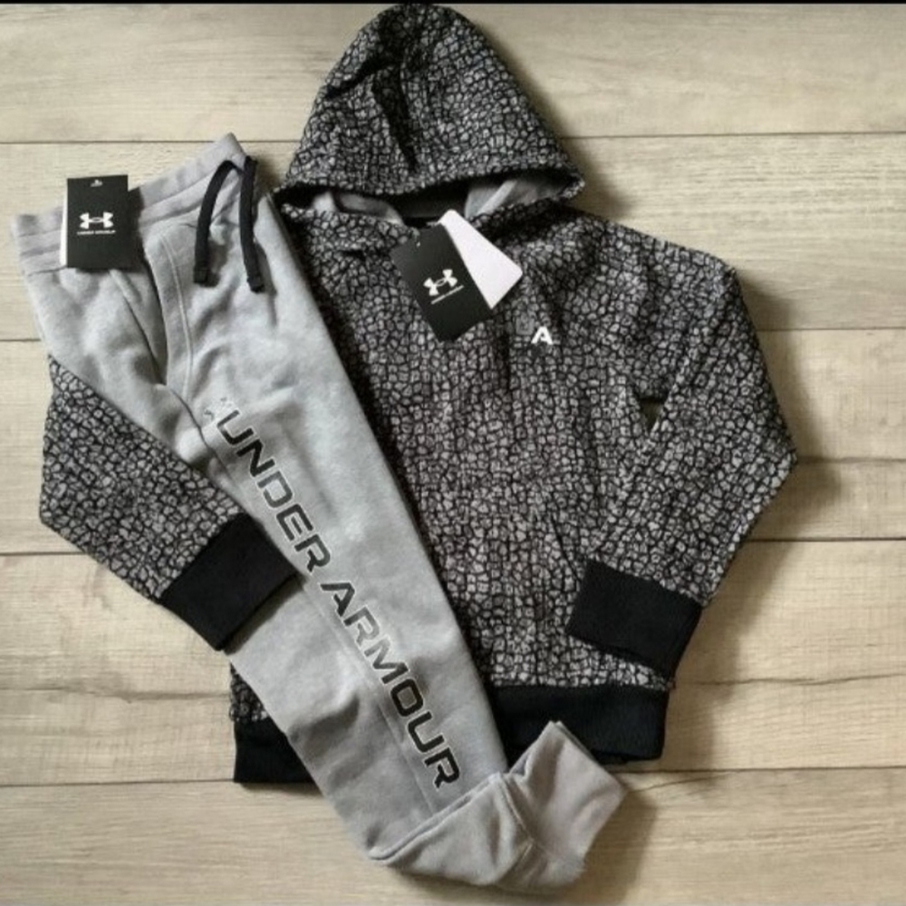 Girls Under Armour cheetah hoodie & joggers outfit size YSM( NWT)